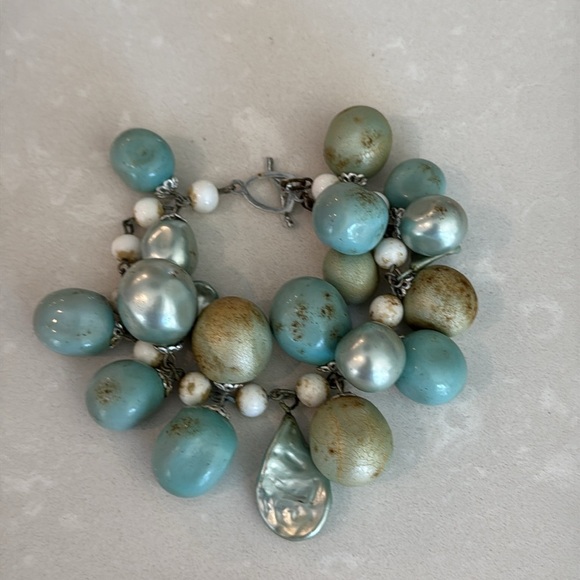 Vintage Chunky Shades of Blue & Siver with Abalone Beaded Beachy Bracelet - Picture 3 of 12